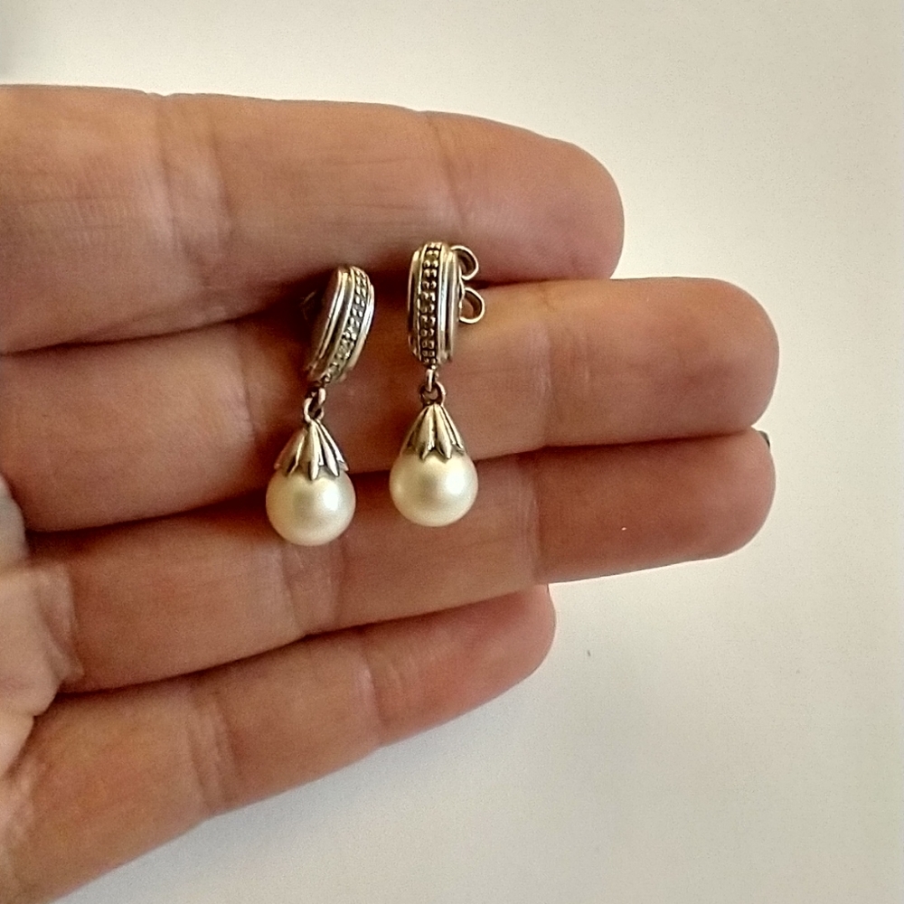 Pearl and sterling silver Earrings